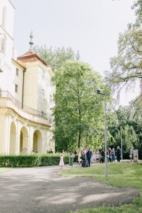 Church & Mánes - Weddings in Prague - Julie May