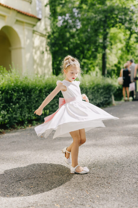 Church & Mánes - Weddings in Prague - Julie May