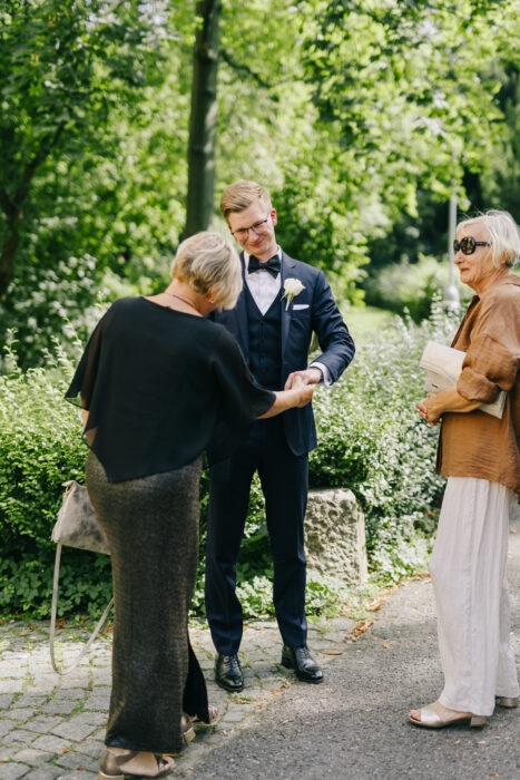 Church & Mánes - Weddings in Prague - Julie May