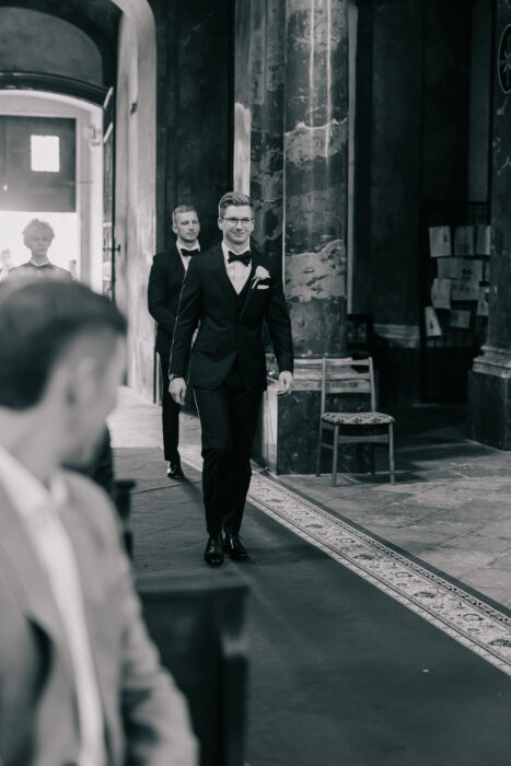 Church & Mánes - Weddings in Prague - Julie May