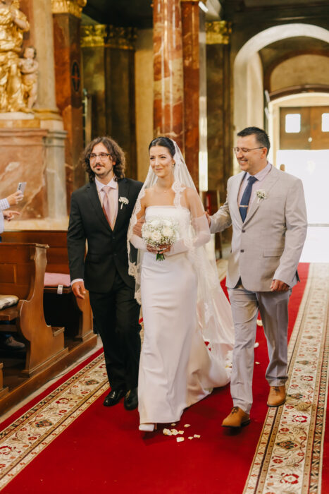 Church & Mánes - Weddings in Prague - Julie May