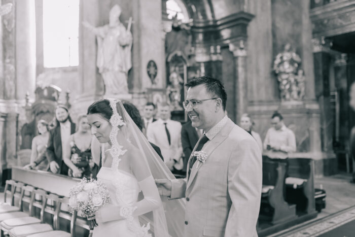 Church & Mánes - Weddings in Prague - Julie May