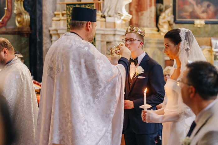 Church & Mánes - Weddings in Prague - Julie May