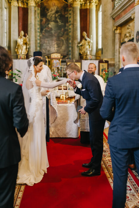 Church & Mánes - Weddings in Prague - Julie May