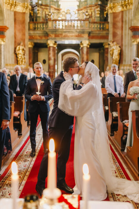 Church & Mánes - Weddings in Prague - Julie May