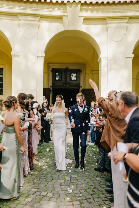 Church & Mánes - Weddings in Prague - Julie May