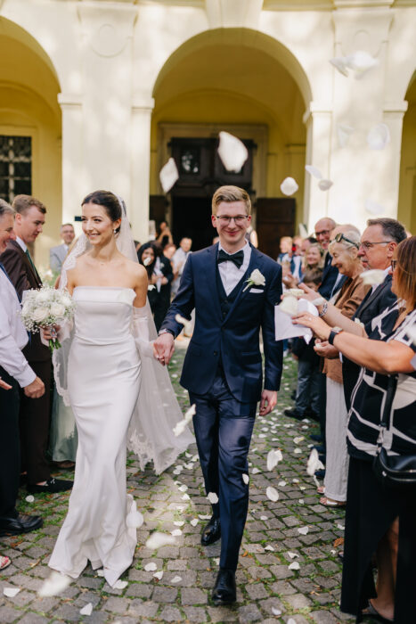 Church & Mánes - Weddings in Prague - Julie May