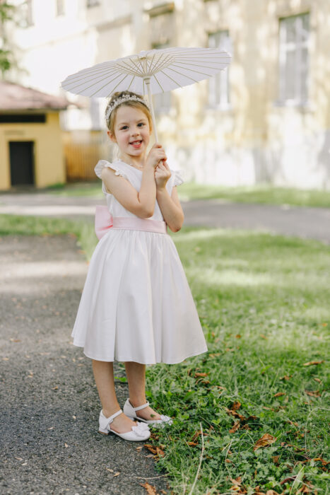 Church & Mánes - Weddings in Prague - Julie May