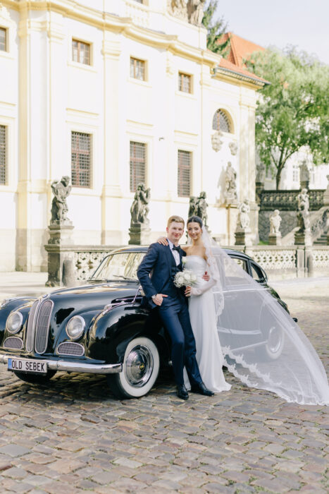 Church & Mánes - Weddings in Prague - Julie May