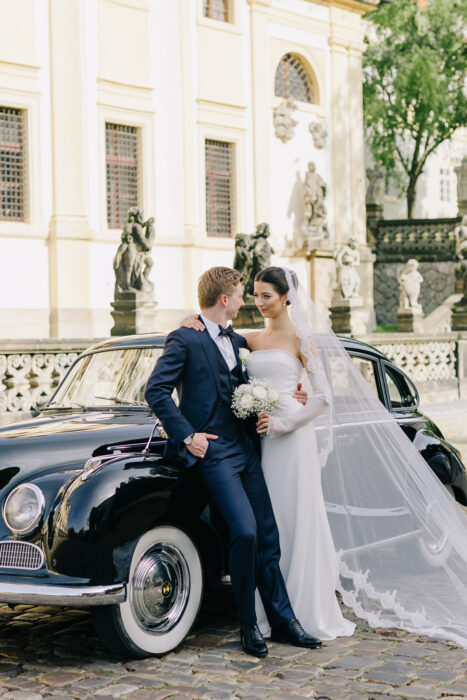 Church & Mánes - Weddings in Prague - Julie May