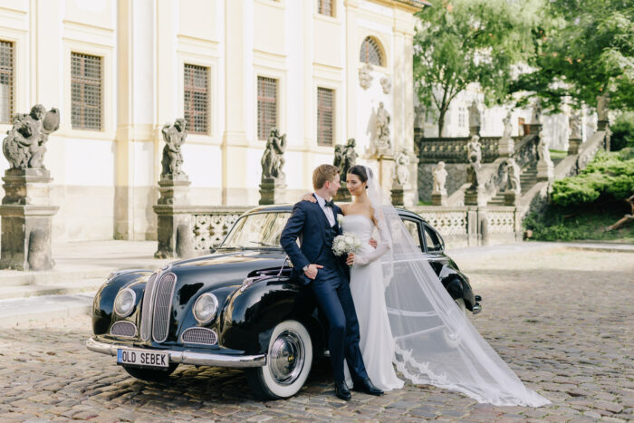 Church & Mánes - Weddings in Prague - Julie May