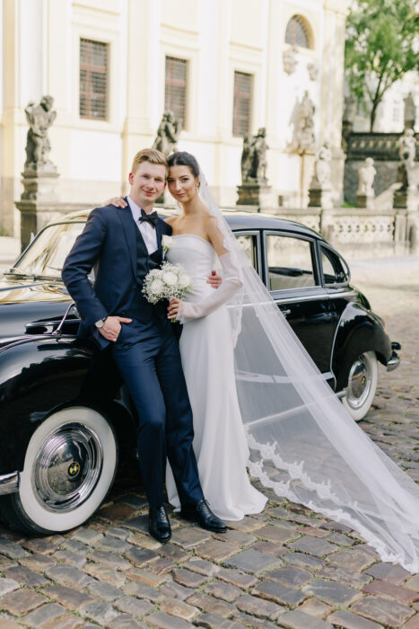 Church & Mánes - Weddings in Prague - Julie May