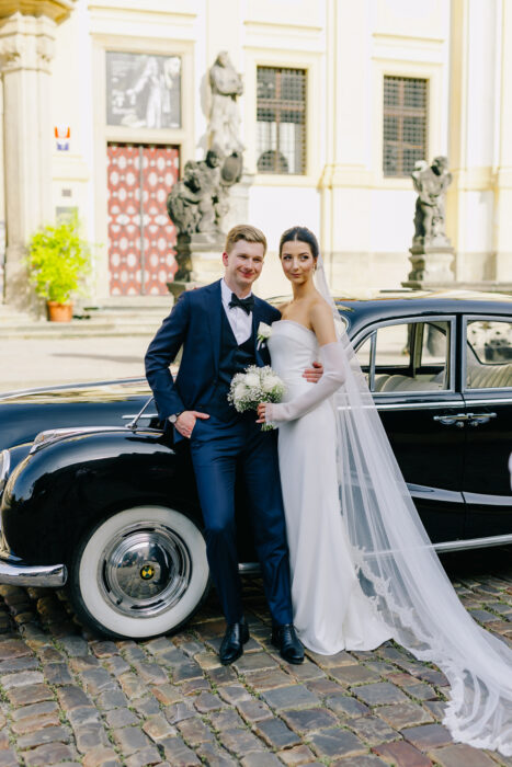 Church & Mánes - Weddings in Prague - Julie May