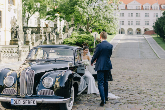 Church & Mánes - Weddings in Prague - Julie May