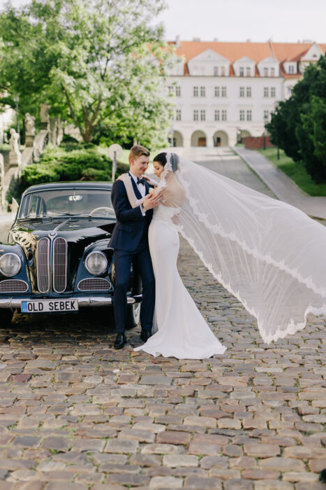 Church & Mánes - Weddings in Prague - Julie May