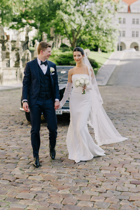 Church & Mánes - Weddings in Prague - Julie May