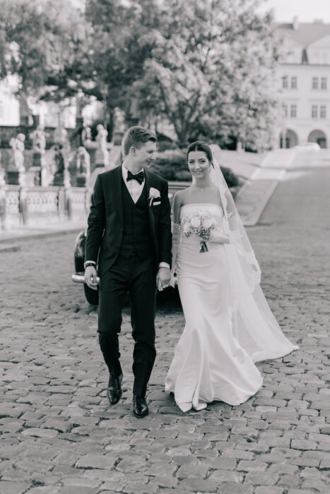 Church & Mánes - Weddings in Prague - Julie May