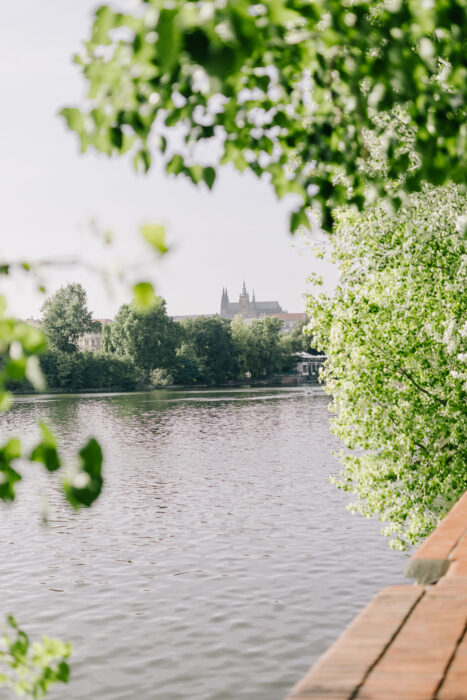 Church & Mánes - Weddings in Prague - Julie May