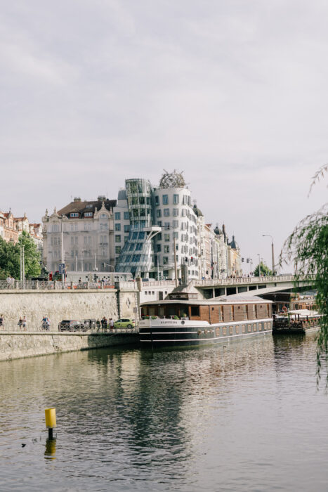 Church & Mánes - Weddings in Prague - Julie May