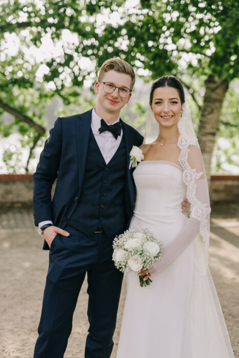 Church & Mánes - Weddings in Prague - Julie May