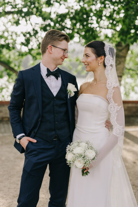 Church & Mánes - Weddings in Prague - Julie May