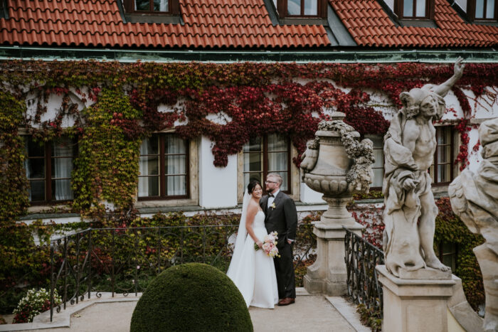 Villa Richter - Weddings in Prague - Julie May