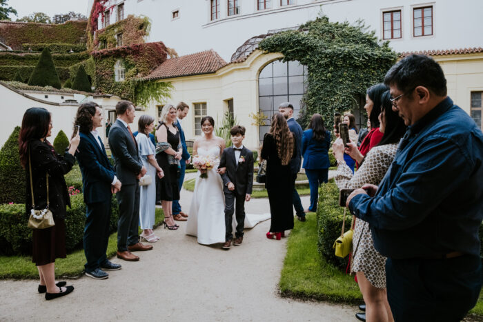 Villa Richter - Weddings in Prague - Julie May