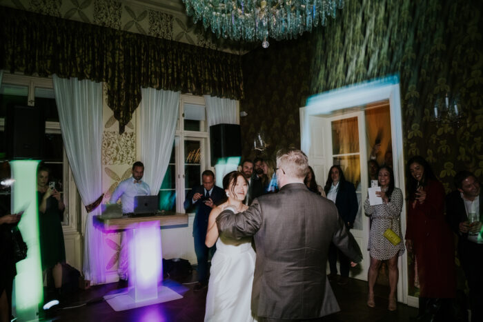 Villa Richter - Weddings in Prague - Julie May