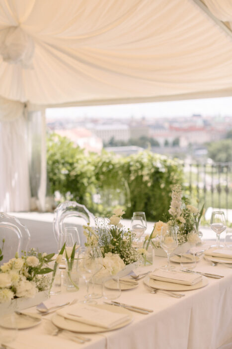 Villa Richter - Weddings in Prague - Julie May