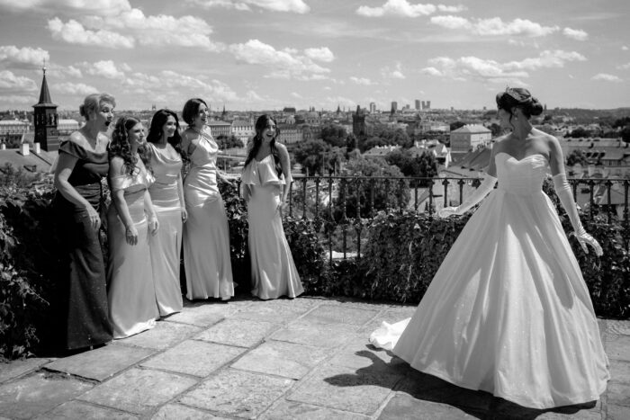 Villa Richter - Weddings in Prague - Julie May