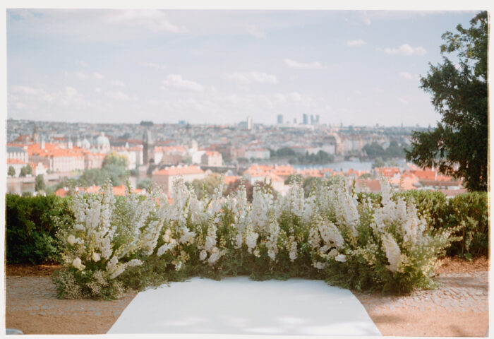 Villa Richter - Weddings in Prague - Julie May