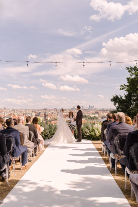 Villa Richter - Weddings in Prague - Julie May