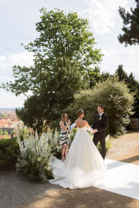 Villa Richter - Weddings in Prague - Julie May