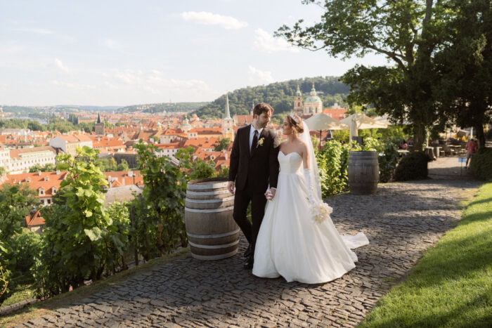 Villa Richter - Weddings in Prague - Julie May