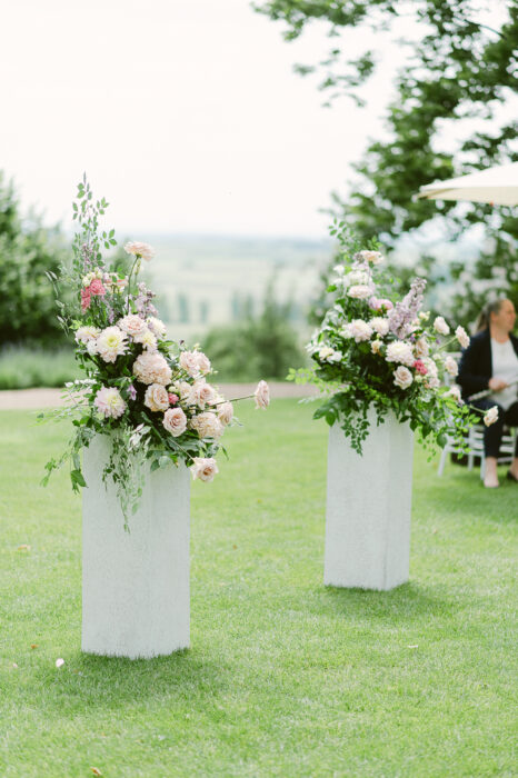 Chateau Mcely - Weddings in Prague - Julie May