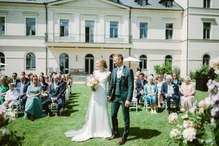 Chateau Mcely - Weddings in Prague - Julie May