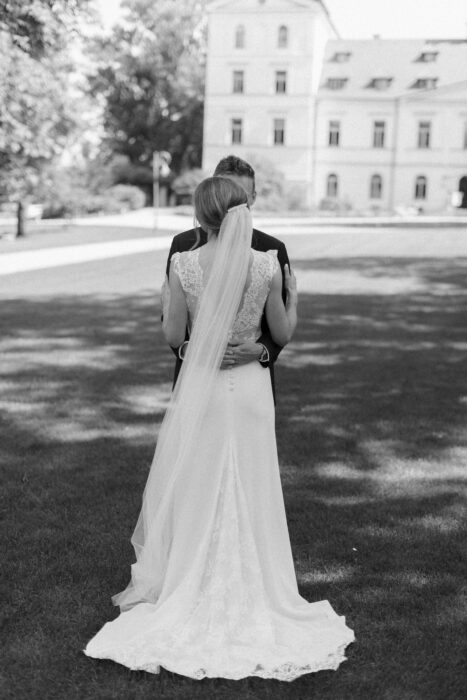 Chateau Mcely - Weddings in Prague - Julie May