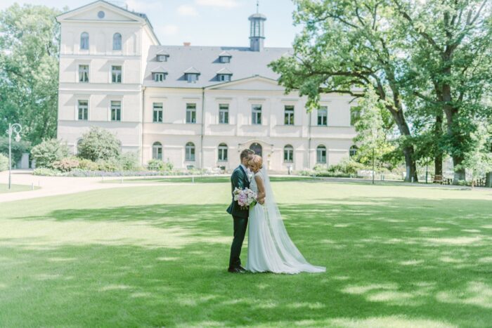 Chateau Mcely - Weddings in Prague - Julie May