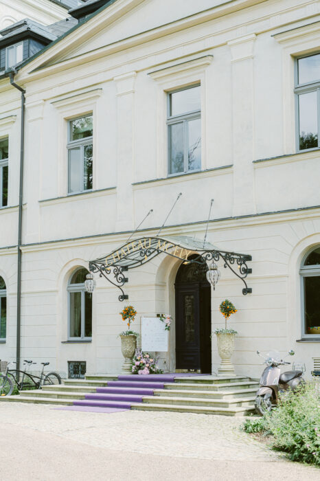 Chateau Mcely - Weddings in Prague - Julie May