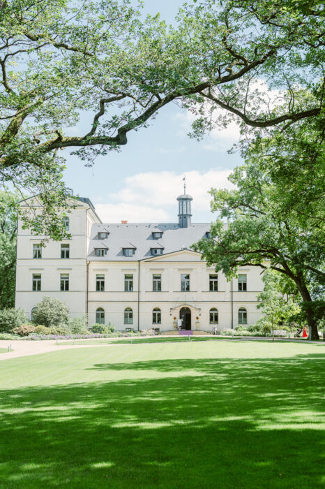 Chateau Mcely - Weddings in Prague - Julie May