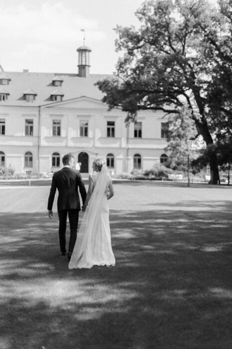 Chateau Mcely - Weddings in Prague - Julie May