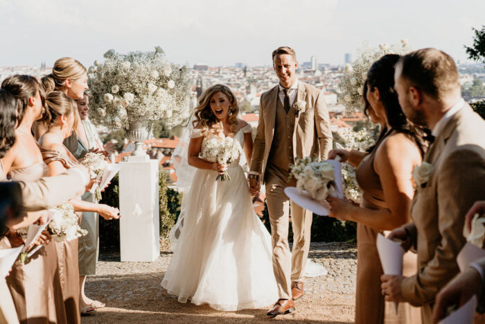 Villa Richter - Weddings in Prague - Julie May