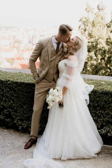 Villa Richter - Weddings in Prague - Julie May