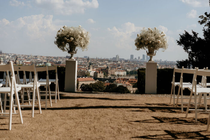 Villa Richter - Weddings in Prague - Julie May