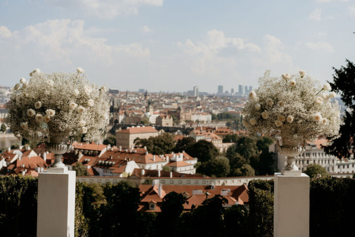 Villa Richter - Weddings in Prague - Julie May