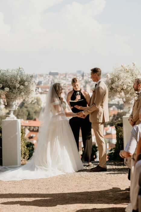 Villa Richter - Weddings in Prague - Julie May