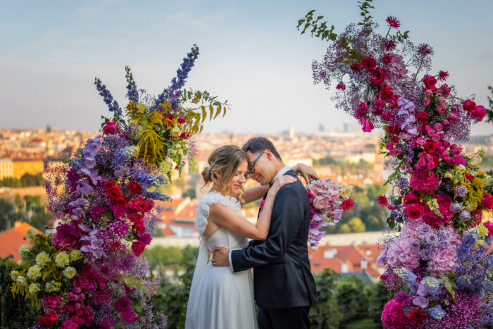 Villa Richter - Weddings in Prague - Julie May